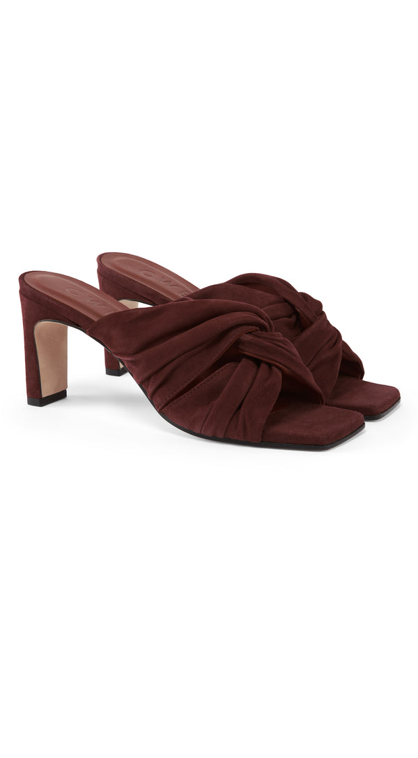 Avenue Sandals in brown suede