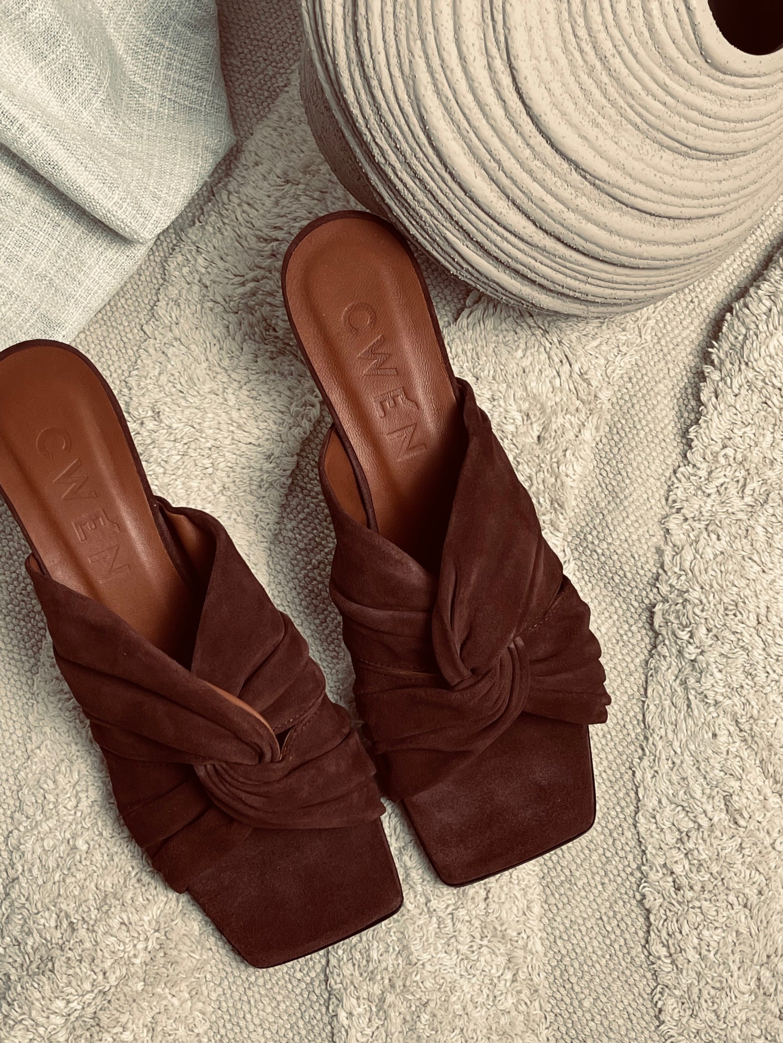 YUKI　CAROLYEN MULE (suede) YUKI CAROLYEN MULE (suede) YUKI CAROLYEN MULE (suede) YUKI