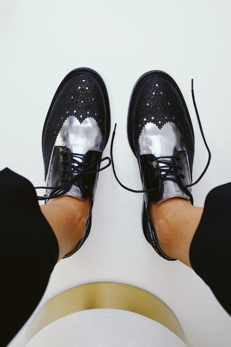 Laced  Oxford Shoes Caviar